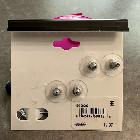 Nine West earrings - Picture 5 of 5